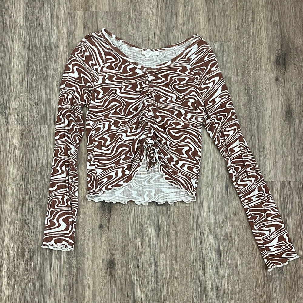 full tilt long sleeve scrunch in front w strings and in brown and white pattern